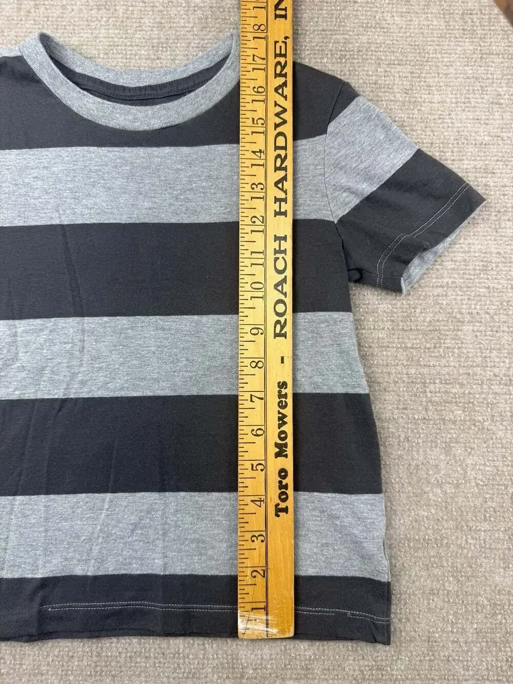 Old Navy Boys Gray and Black Striped Crew Neck T-Shirt Size S (6-7)